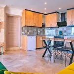 别墅 Akbel 1 Bedroom Secluded With Hot Tub
