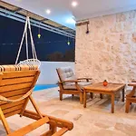 Akbel 1 Bedroom Secluded With Hot Tub 卡尔坎