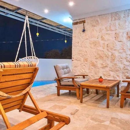 Akbel 1 Bedroom Secluded With Hot Tub Kalkan